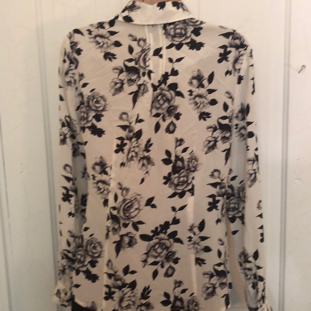 WHBM White black floral blouse S - Picture 2 of 6